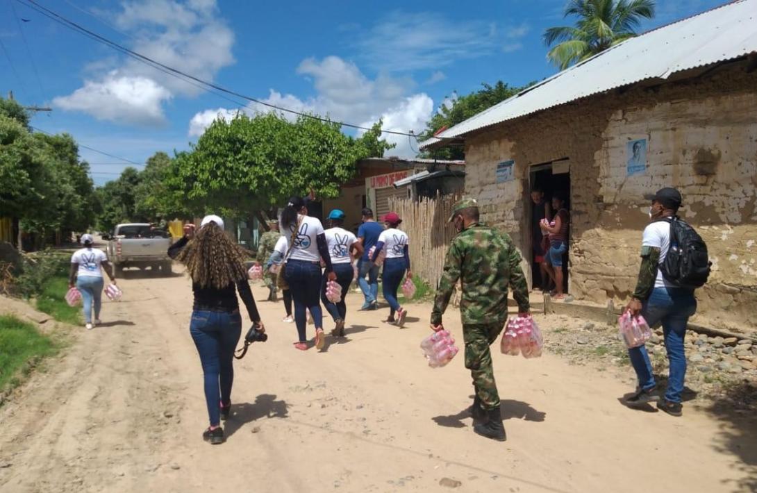 cogfm-ejercito-caaid-entrega-agua-poblaciones-sur-bolivar-25.jpg