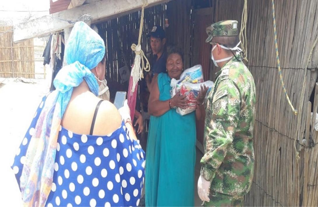 cogfm-ejercito-entrega-mercados-alta-guajira-covid19-20.jpg