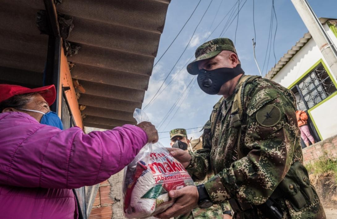 cogfm-ejercito-entrega-mercados-ciudad-bolivar-brigada13-14.jpg