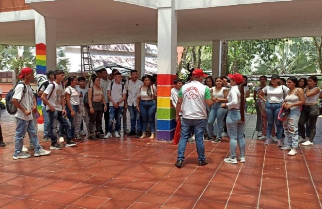 cogfm-ejercito-nacional-acompana-estudiantes-del-meta-en-tour-de-educacion-por-la-paz-24.jpg