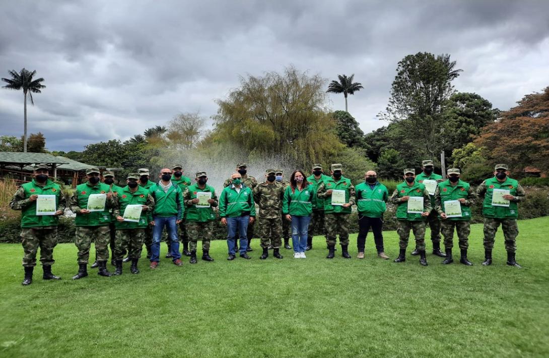 cogfm-ejercito-nacional-brigada13-soldados-viveristas-se-capacitan-en-la-recuperacion-del-medio-ambiente-08.jpg