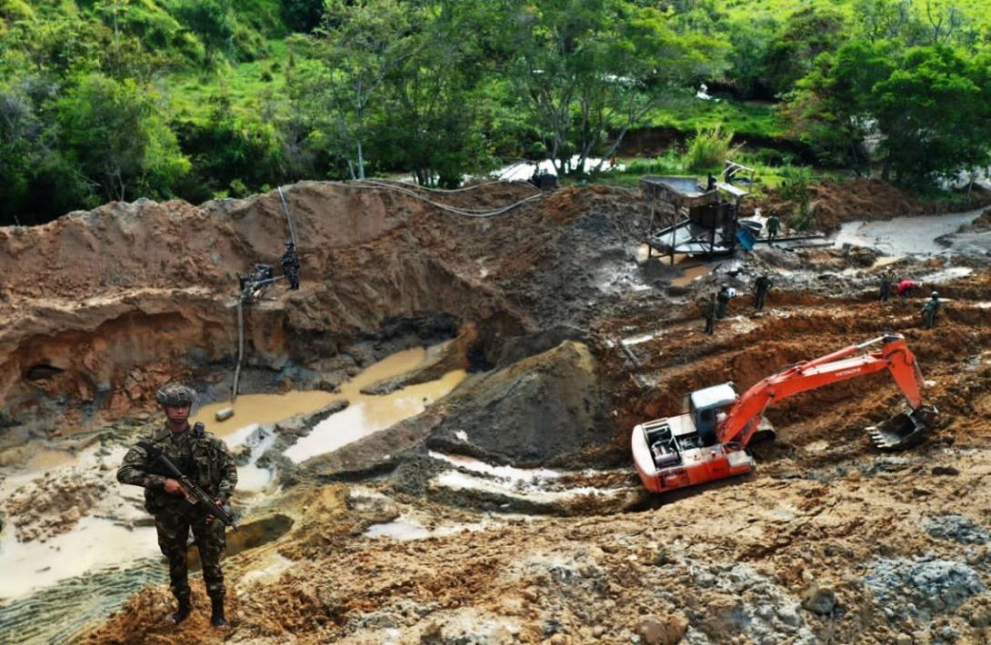 cogfm-ejercito-nacional-contuntende-golpe-a-la-explotacion-ilicita-de-yacimientos-mineros-en-siete-departamentos-del-pais-16.jpg