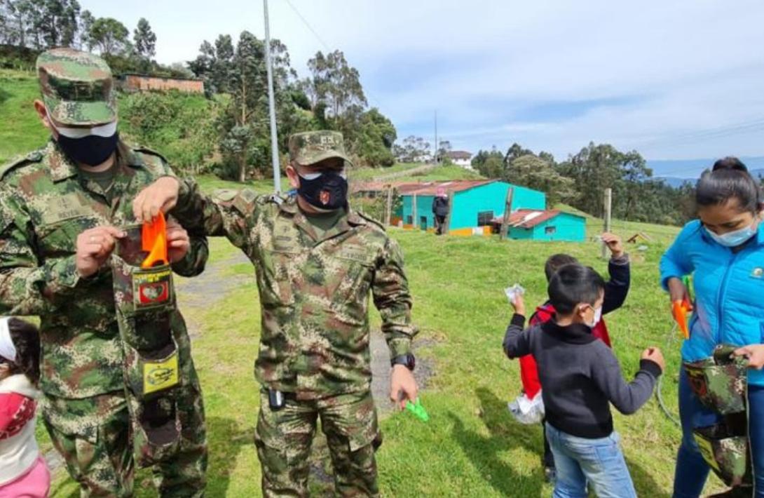 cogfm-ejercito-nacional-programa-lleva-una-huerta-en-tu-corazon-facativa-cundinamarca-20.jpg