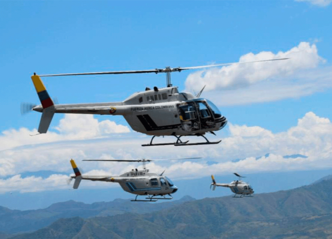 cogfm-fac-helicoptero-desfile-20-julio-bogota-19.gif