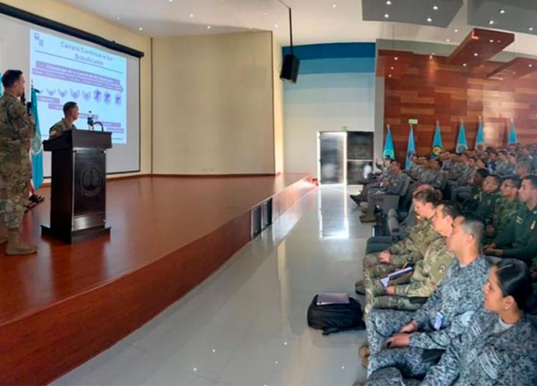 cogfm-fac-visita-geoestrategica-esufa-comando-duodecima-fuerza-aerea-ee.uu-05.jpg