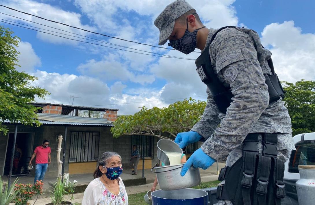 cogfm-fuerza-aerea-ayudas-humanitarias-cacom1-habitantes-magdalena-centro-25.jpg