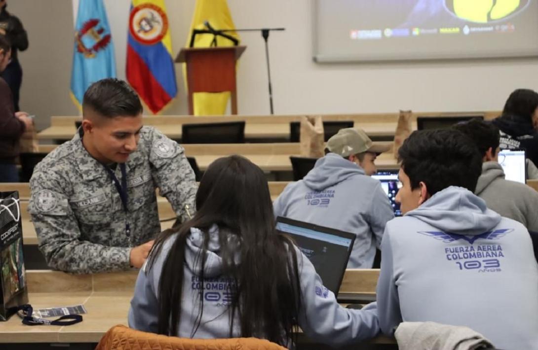 cogfm-fuerza-aerea-colombiana-el-reto-a-jovenes-programadores-de-sofware-para-la-proteccion-del-medio-ambiente-24.jpg