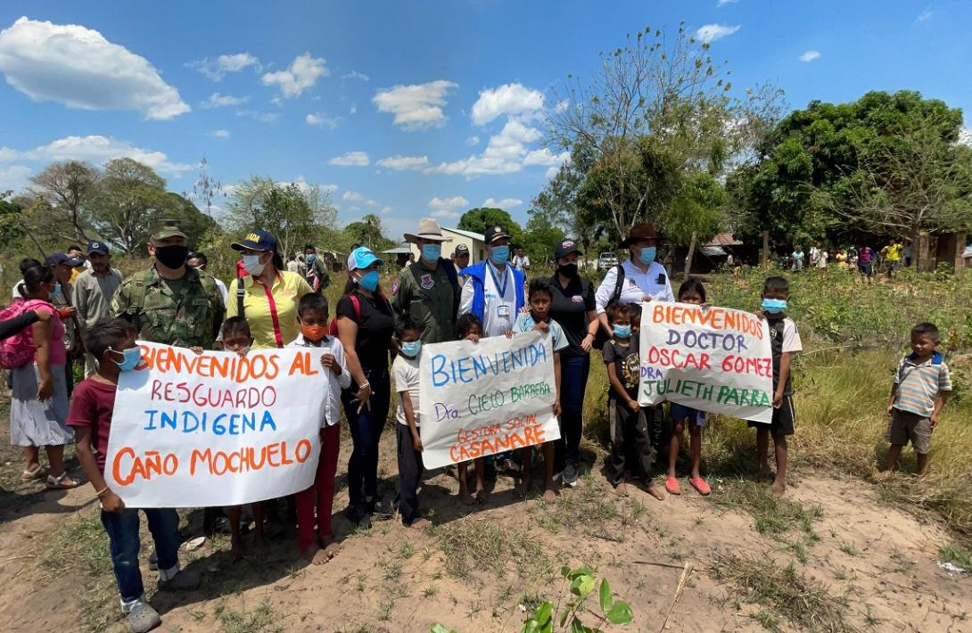 cogfm-fuerza-aerea-colombiana-transporta-mision-medica-a-resguardo-indigena-cano-mochuelo-26.jpg