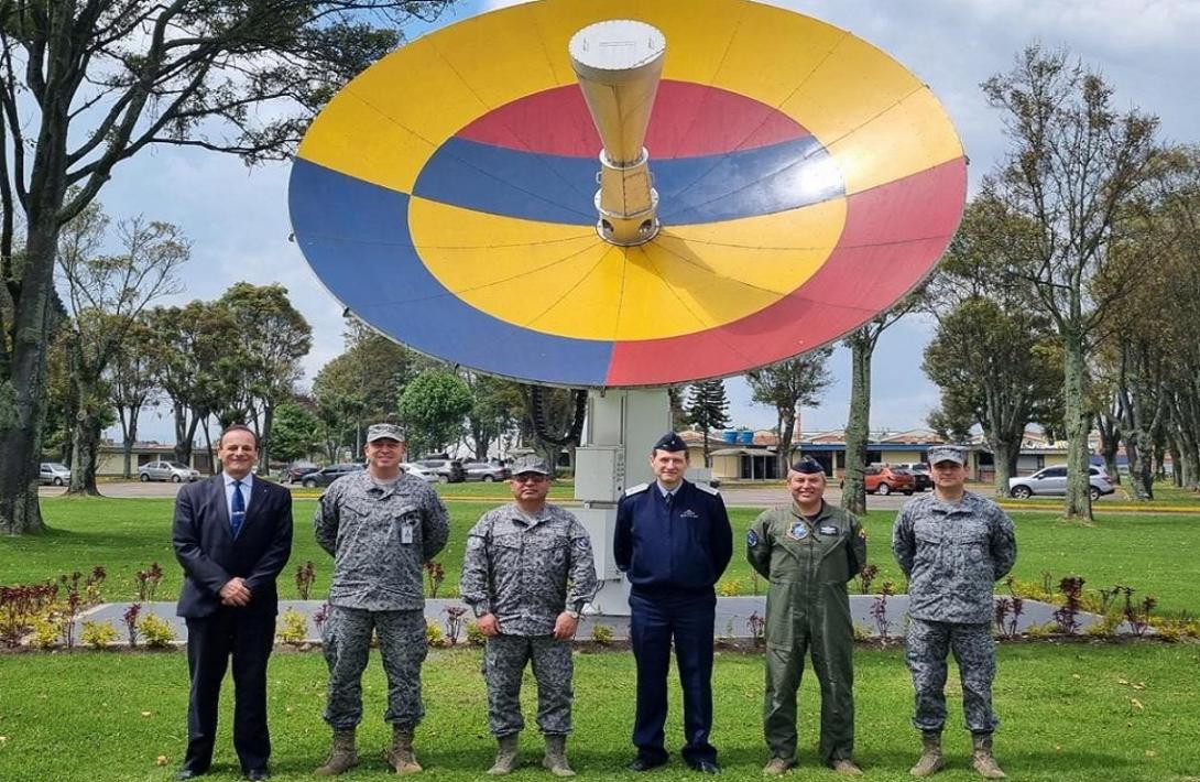 cogfm-fuerza-aerea-de-argentina-y-colombia-realizan-intercambio-de-experiencias-en-el-ambito-espacial-13.jpg