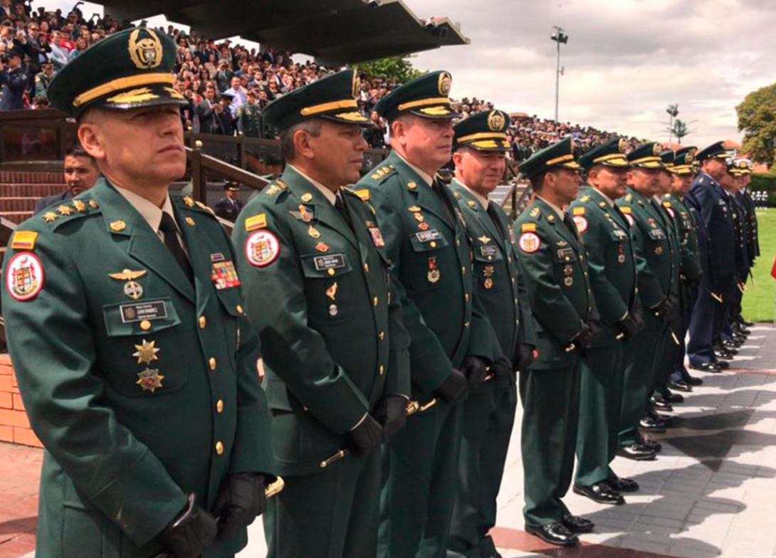 36 Oficiales De Las Fuerzas Militares De Colombia Recibieron Insignias ...