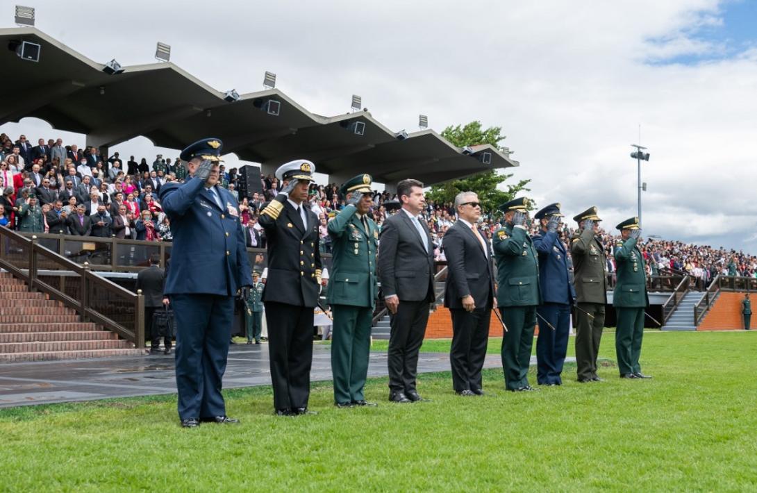 cogfm-presidencia-mindefensa-comandantes-fuerza-y-policia-en-ascenso-a-subteniente-esmic-16.jpg