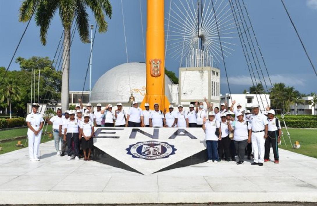 cogfm_arc._foto._adultos_mayores_en_planetario_cartagena_16.jpg