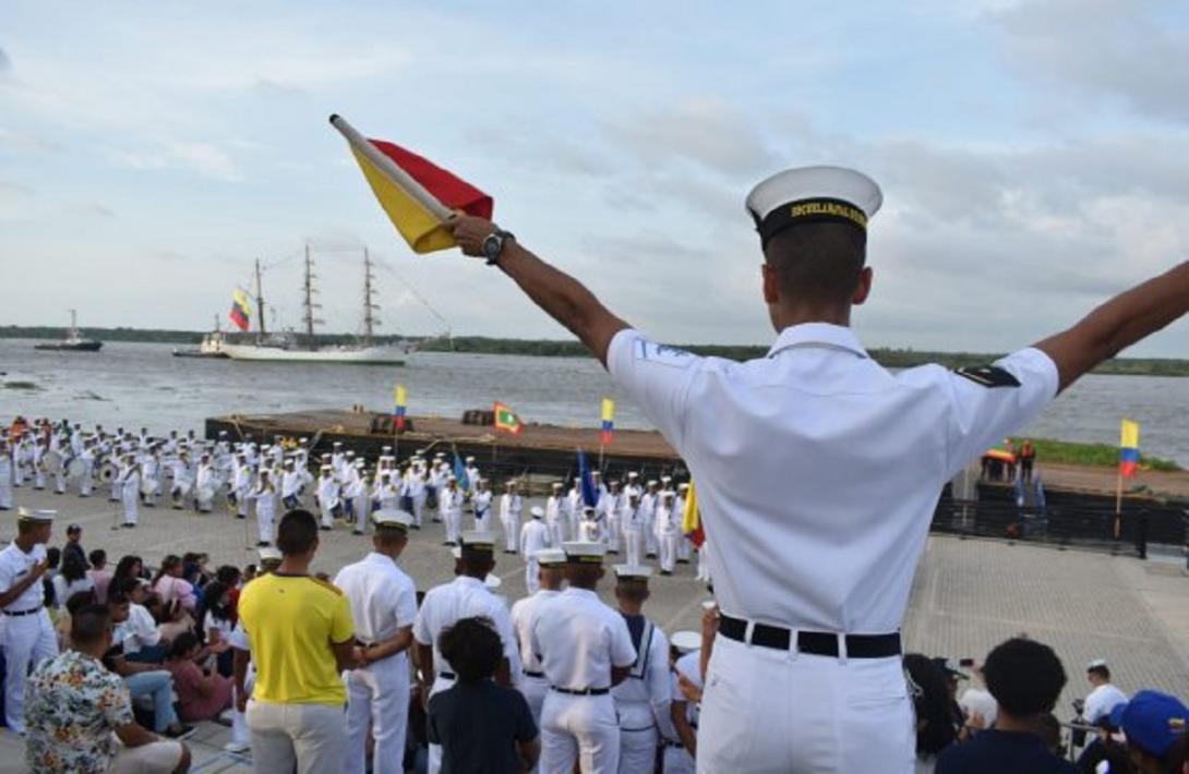 cogfm_arc._foto_1_atraque_buque_gloria_barranquilla.jpg